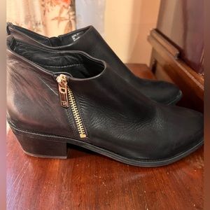 Designer Tamyrn Rose 1-inch ankle boots, Black. Leather upper. New, never worn.